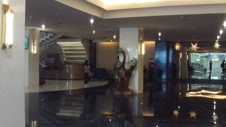 Lobi Beston Hotel di Jalan Jenderal Sudirman, Ilir Timur I, Palembang