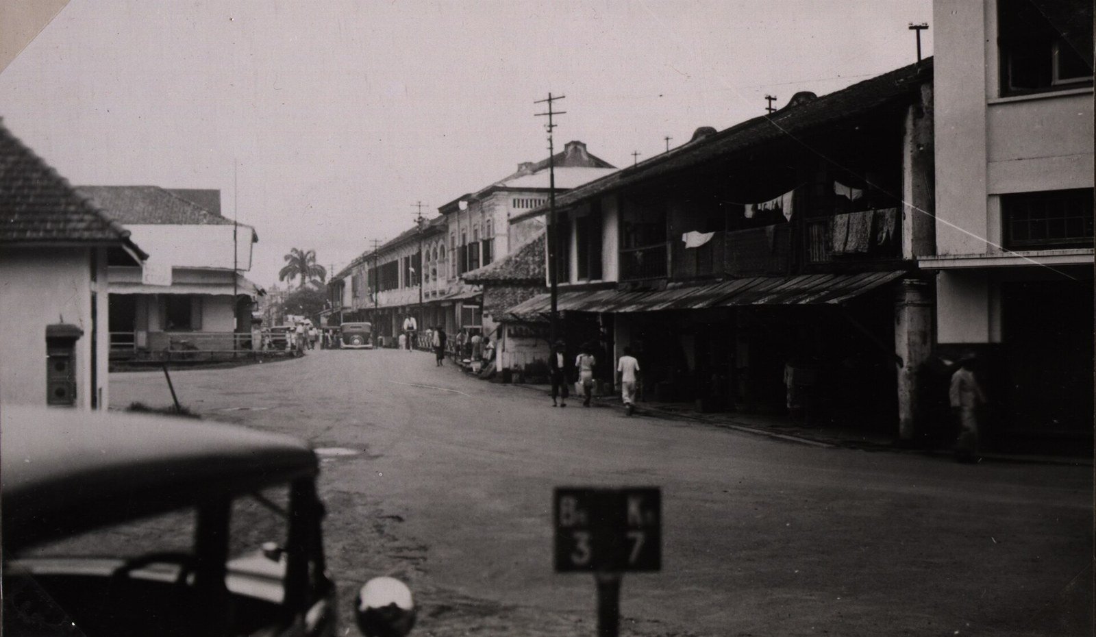 Pasarstraat te Palembang, dilihat dari kantoor Borsumij