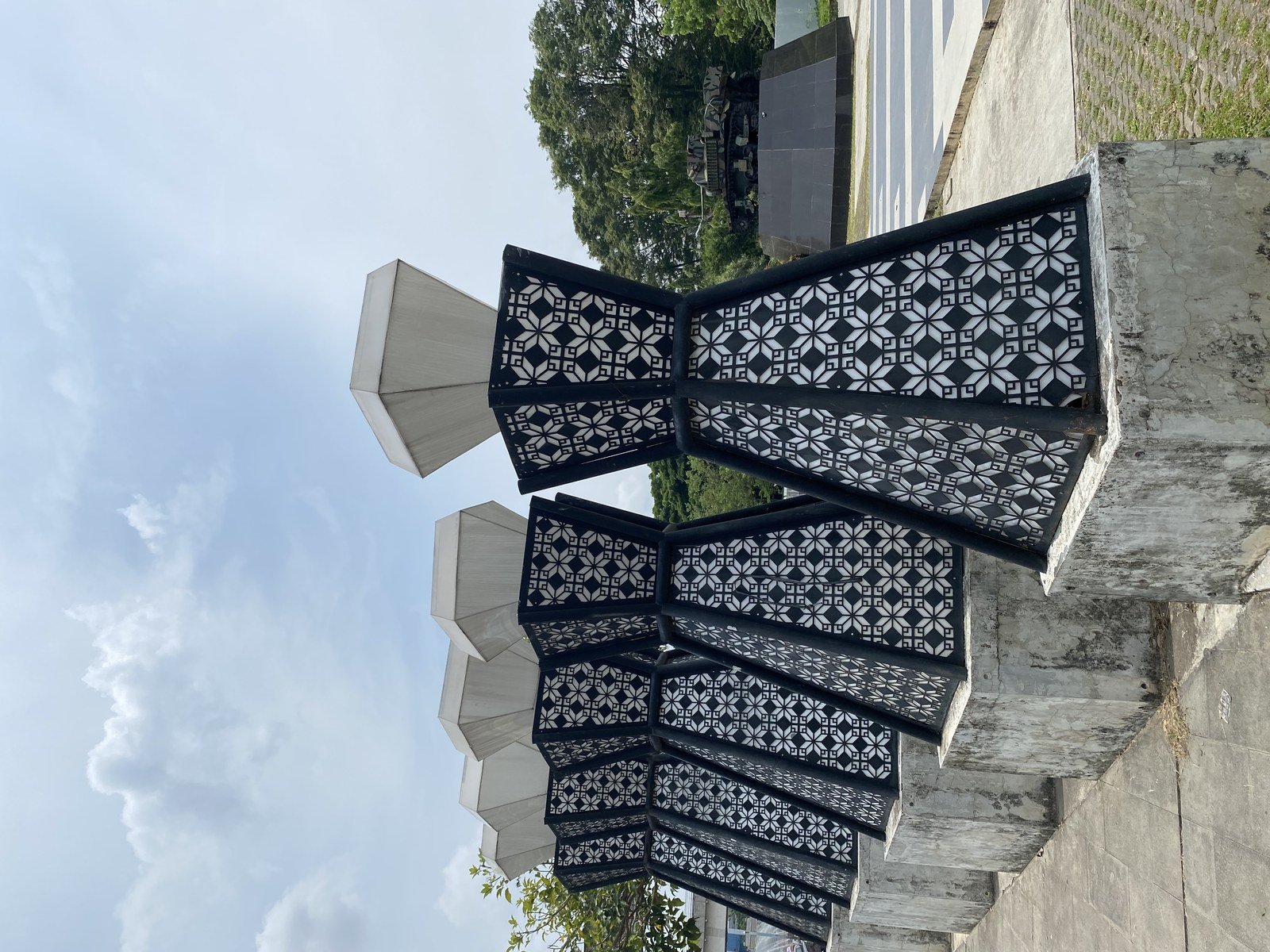 Monpera, Monumen Perjuangan Rakyat, berdiri di Jalan Merdeka Palembang
