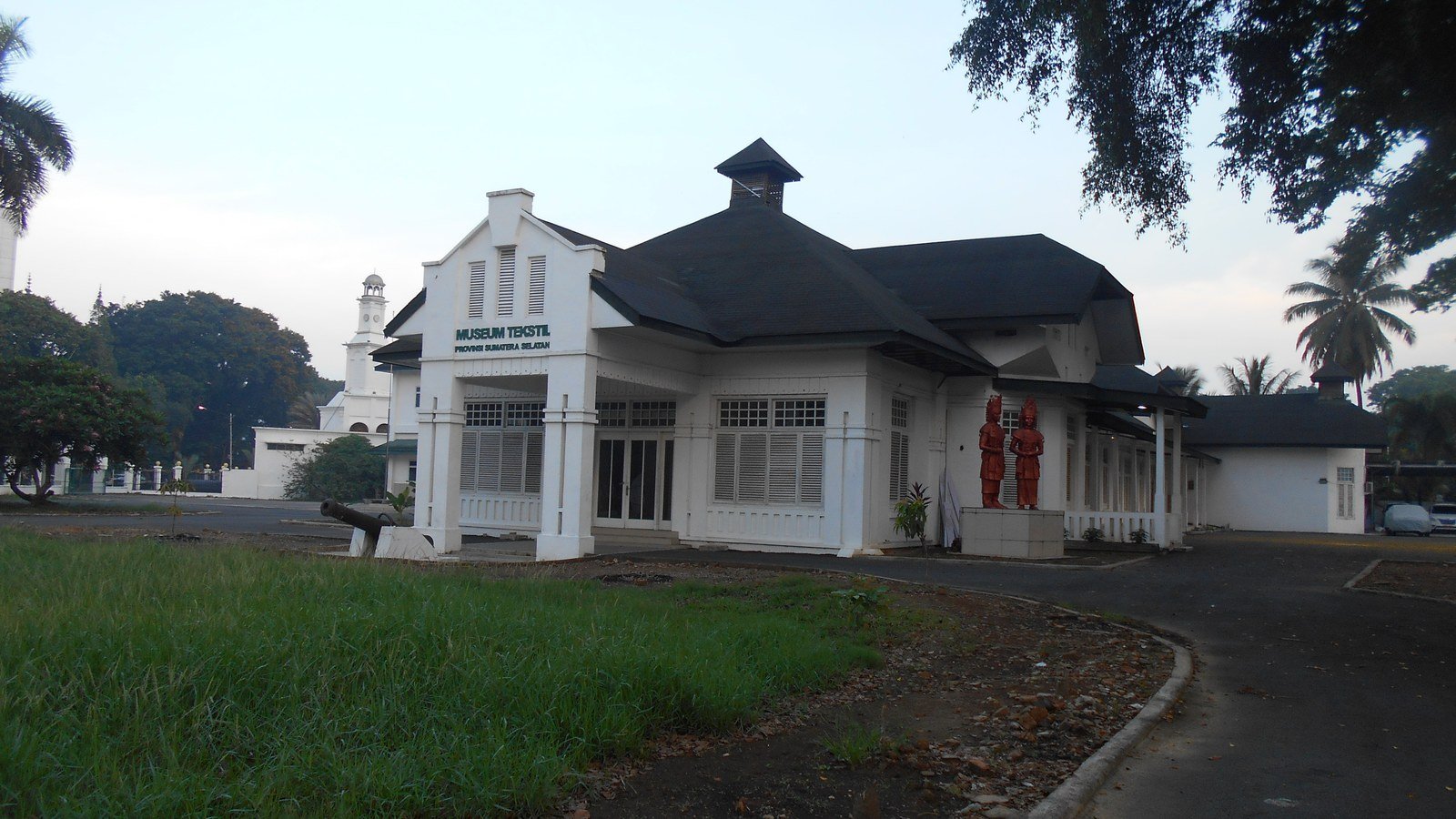 Pelataran bekas Museum Tekstil Palembang di Talang Semut