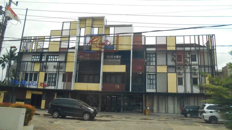 Rid's Hotel di Jalan Sultan Mahmud Badaruddin II, Sukarami, Palembang